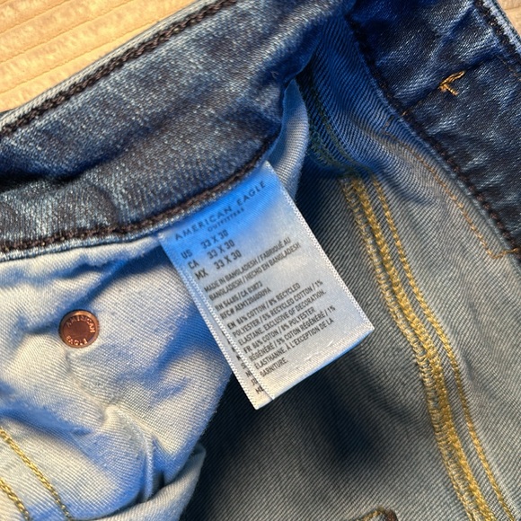 Two pairs of American Eagle men’s air flex jeans - Picture 3 of 5